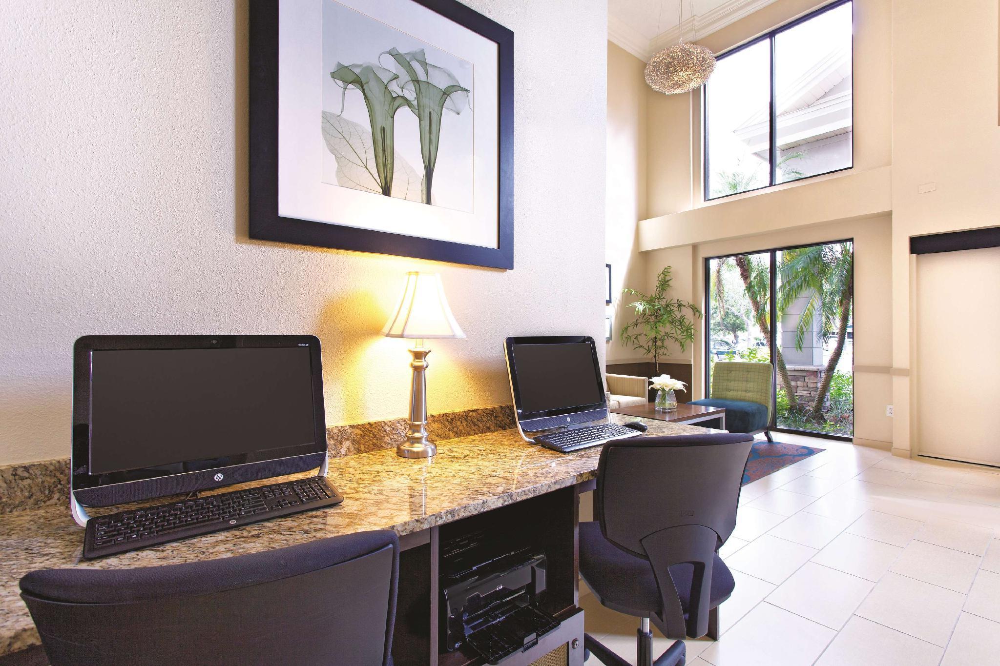 La Quinta By Wyndham Bonita Springs Naples North Hotel Ngoại thất bức ảnh